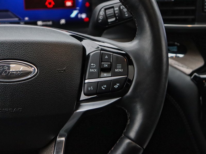 2022 Ford Explorer Platinum | 4WD | 3.0L | TECH PKG | ROOF | NAV |21s