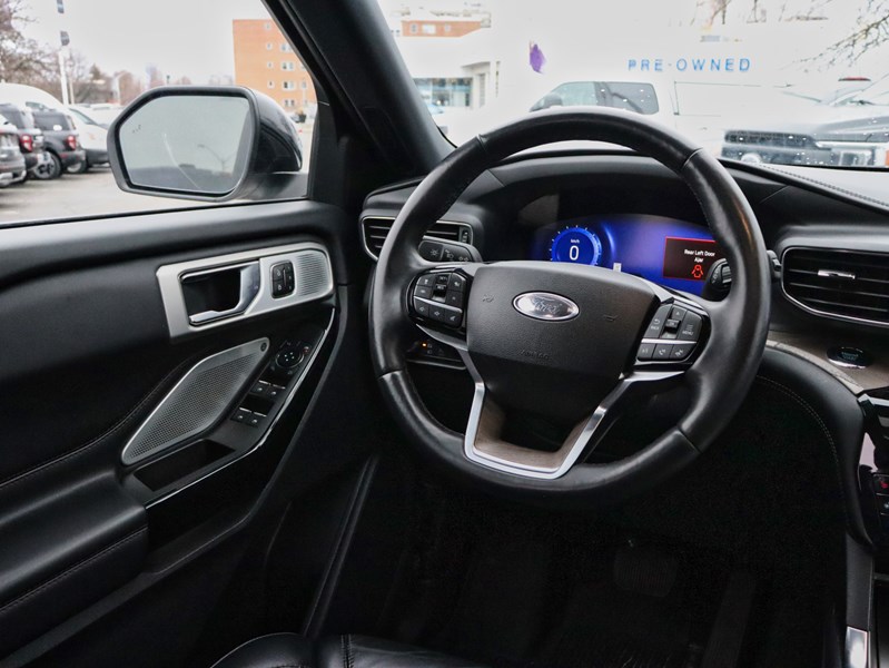 2022 Ford Explorer Platinum | 4WD | 3.0L | TECH PKG | ROOF | NAV |21s