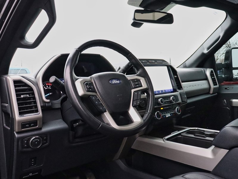 2022 Ford F-250 LARIAT | 4X4 | 7.3L | BLK PK | ROOF | FX4 | 20s