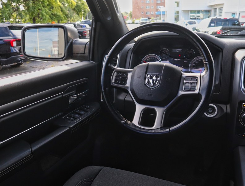 2022 RAM 1500 Classic Warlock | 4X4 | 5.7L |NAV| HTD STR WHL| PREM SOUND