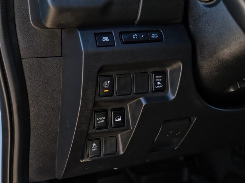 2023 Nissan Frontier SV | 4x4 | 3.8L | Crew Cab | MIDNIGHT EDITION