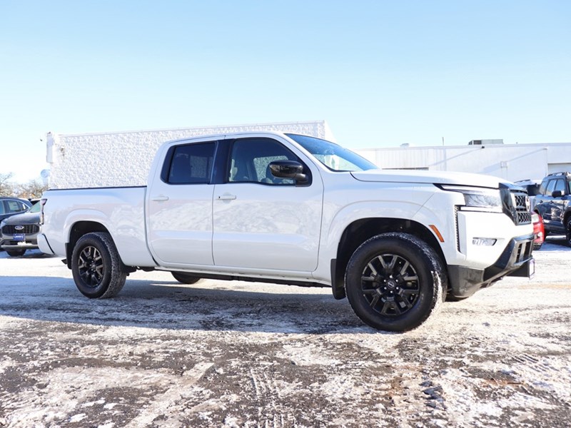 2023 Nissan Frontier SV | 4x4 | 3.8L | Crew Cab | MIDNIGHT EDITION