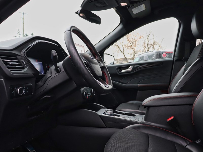 2024 Ford Escape ST-Line | AWD | 1.5L | HTD STR WHL | BLIS | LEDs