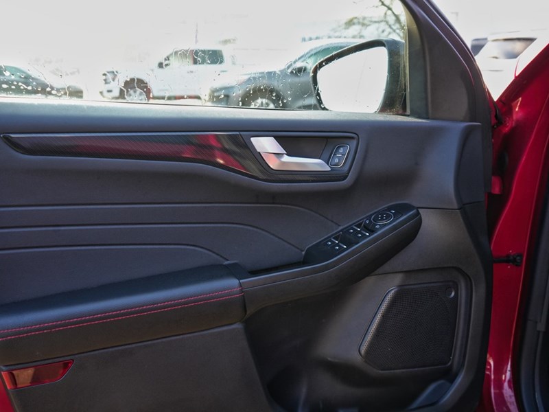 2024 Ford Escape ST-Line | AWD | 1.5L | ROOF | HTD STR WHL | BLIS