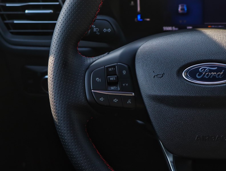 2024 Ford Escape ST-Line Select | AWD |2.0L | TECH|NAV |HTD STR WHL