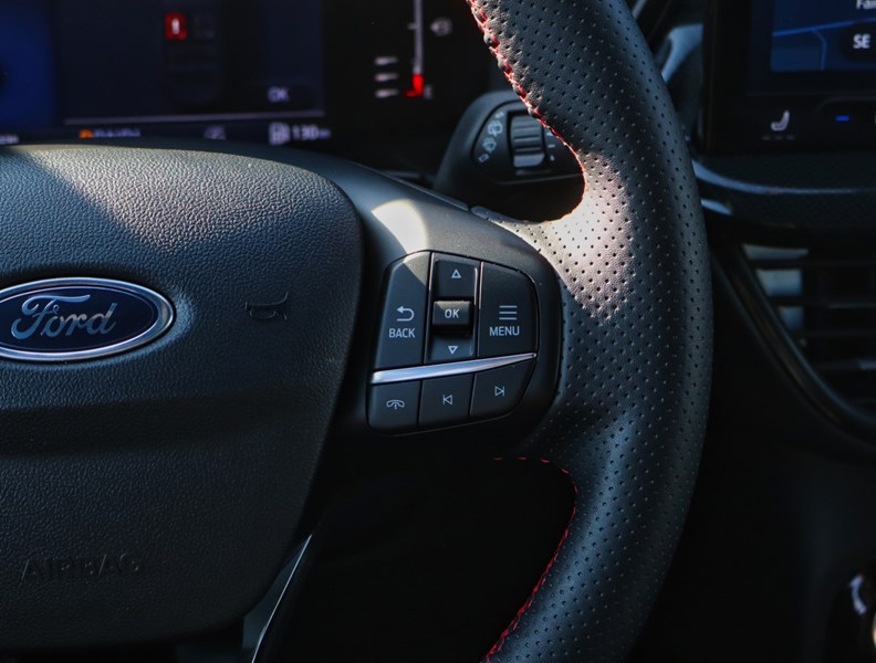 2024 Ford Escape ST-Line Select | AWD |2.0L | TECH|NAV |HTD STR WHL