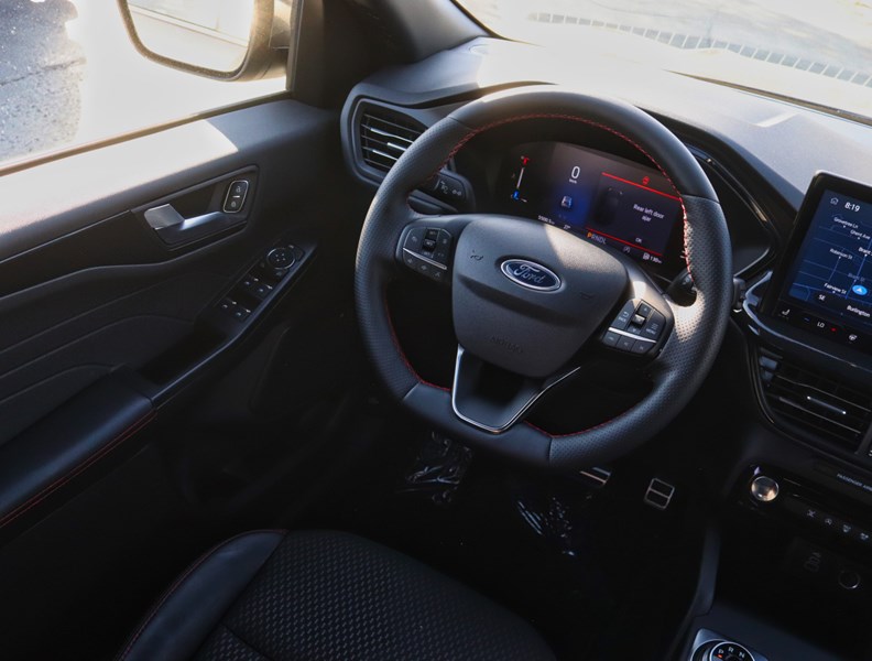 2024 Ford Escape ST-Line Select | AWD |2.0L | TECH|NAV |HTD STR WHL