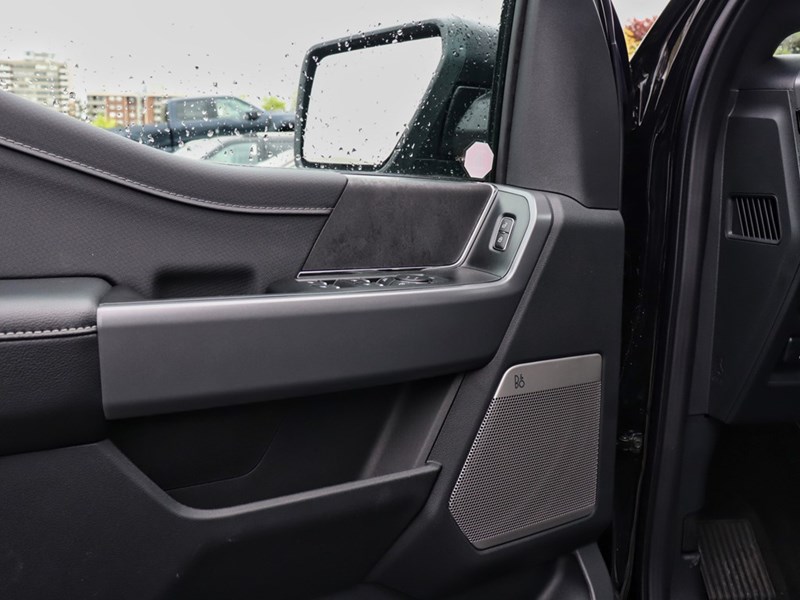 2025 Ford F-150 XLT | 4X4 | 2.7L | 303A| BLK PK PLS |ROOF | BD UTL