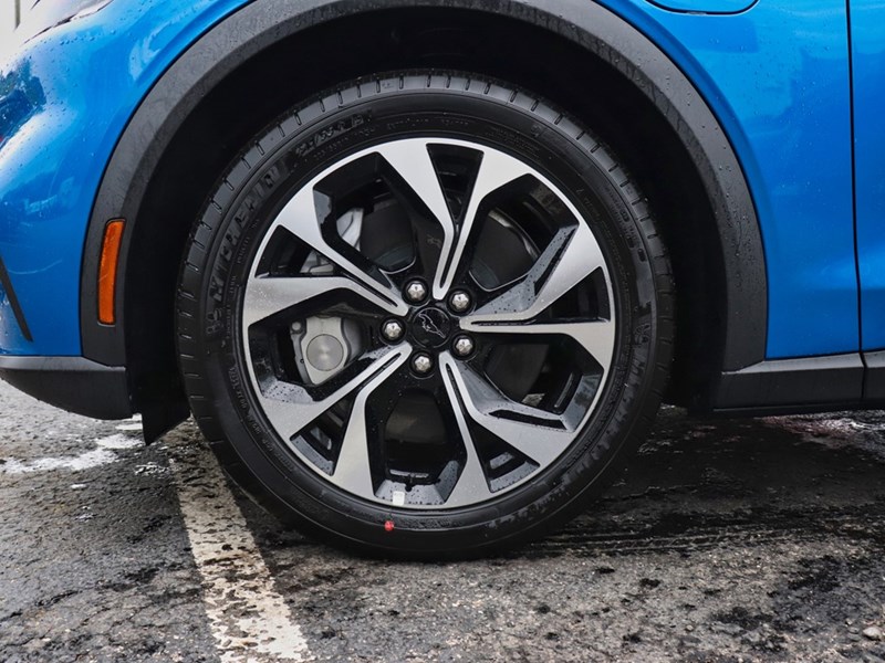 2025 Ford Mustang Mach-E Select | AWD | EXT BAT | COMF PKG | MB PWR CORD