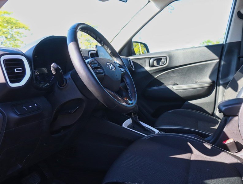 2020 Hyundai Venue Ultimate | 1.6L | NAV | ROOF | BLIS | REMOTE START