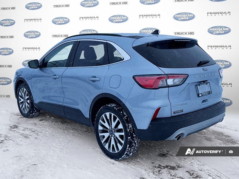 2022 Ford Escape Titanium AWD