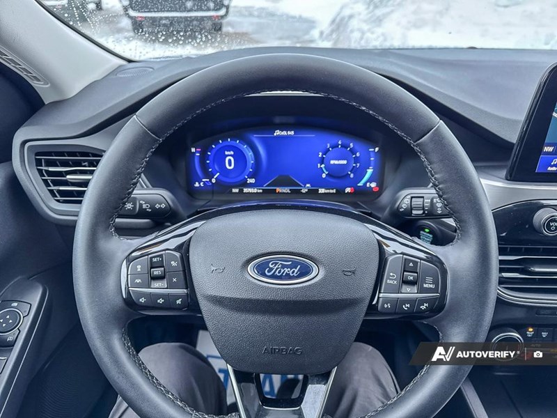 2022 Ford Escape Titanium AWD