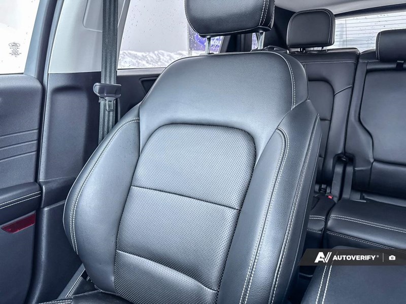 2022 Ford Escape Titanium AWD