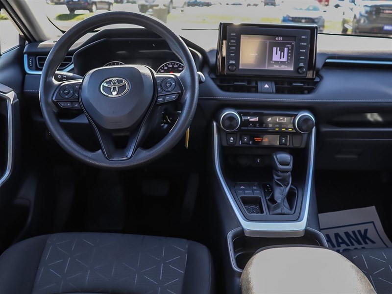 2020 Toyota RAV4 LE FWD