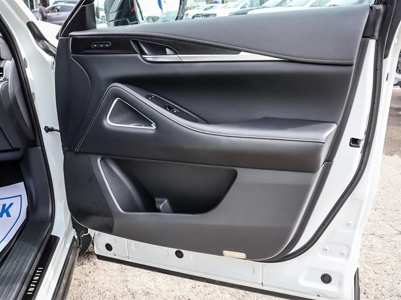 2023 INFINITI QX60 Sensory AWD