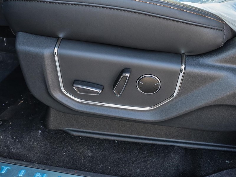 2024 Ford Expedition Max Platinum Max 4x4| BLUE CRUISE| 2ND ROW CAPTAINS