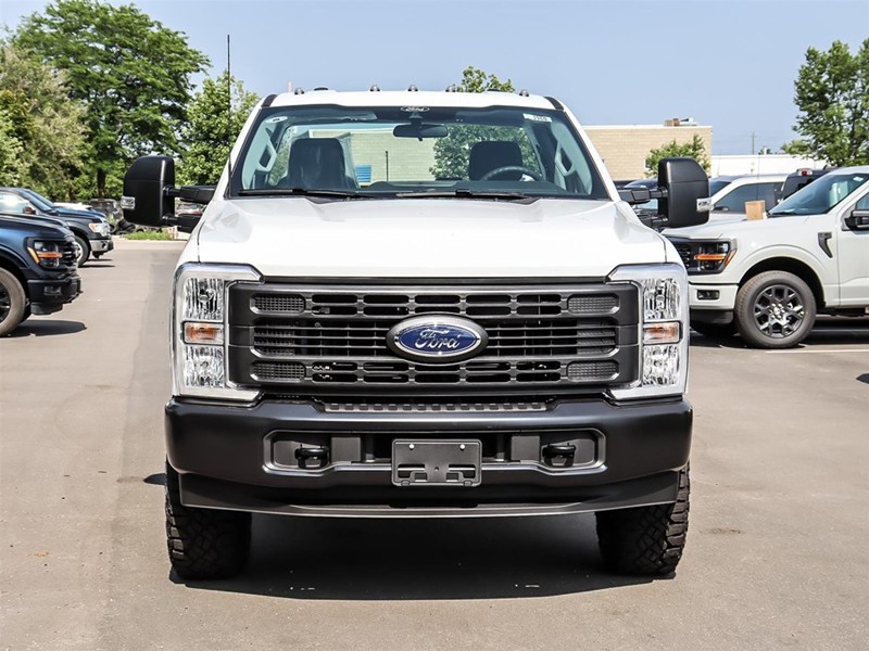 2026 Ford F-250 XL 4WD Reg Cab 8' Box