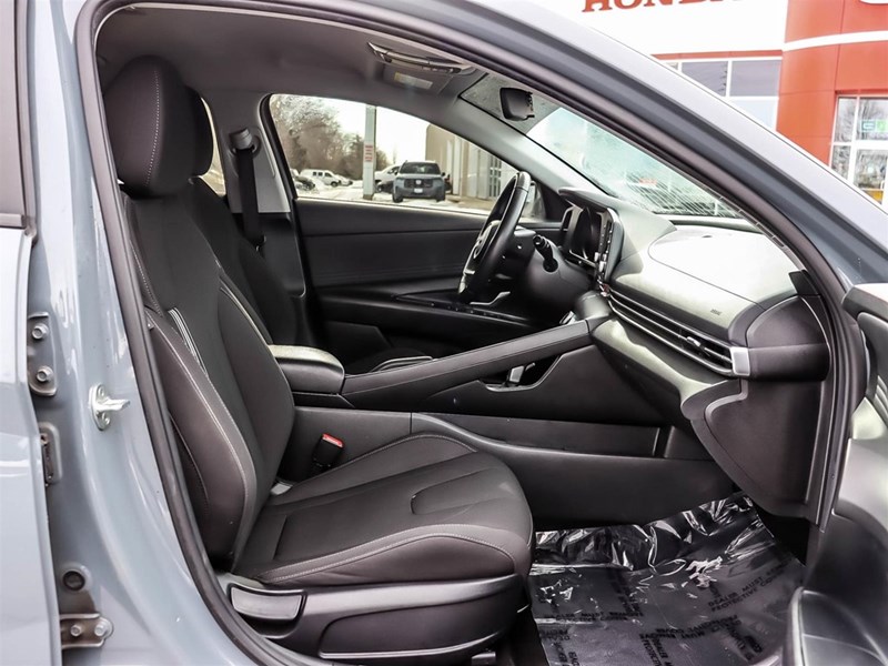 2023 Hyundai Elantra Preferred IVT