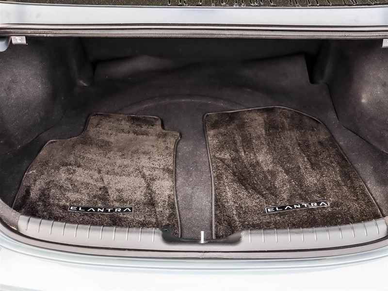 2023 Hyundai Elantra Preferred IVT