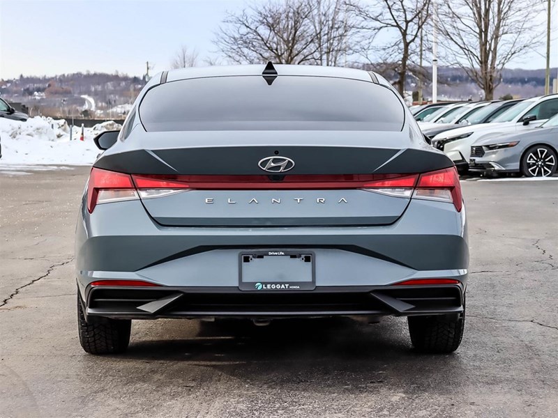 2023 Hyundai Elantra Preferred IVT
