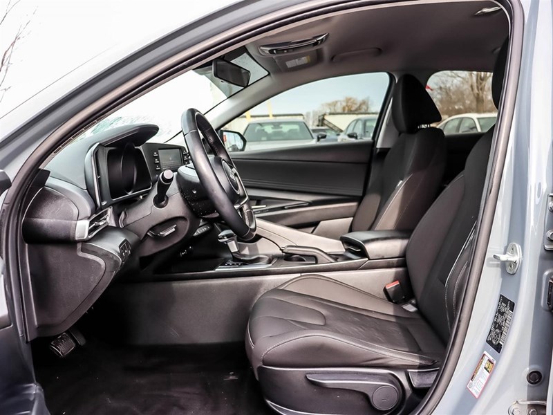 2023 Hyundai Elantra Preferred IVT