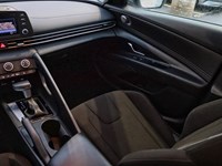 2022 Hyundai Elantra Preferred IVT