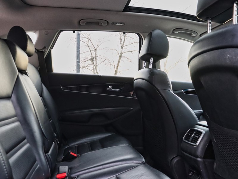 2019 Kia Sorento ONE OWNER | NAVIGATION | PANORAMIC ROOF | CARPLAY