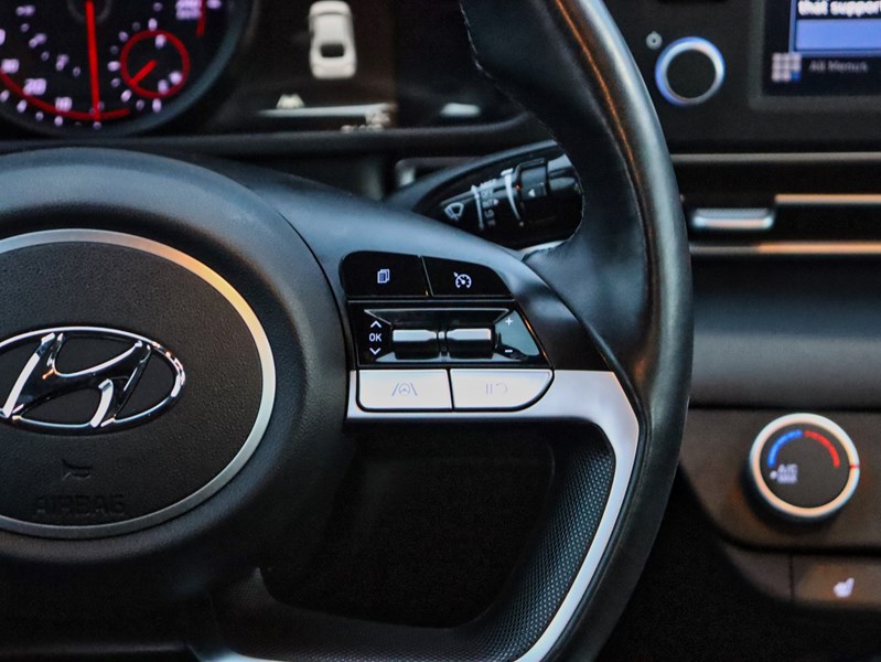 2022 Hyundai Elantra Preferred IVT