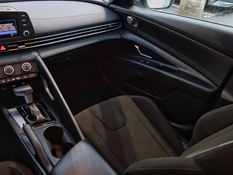 2022 Hyundai Elantra Preferred IVT