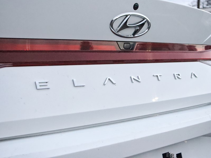 2022 Hyundai Elantra Preferred IVT