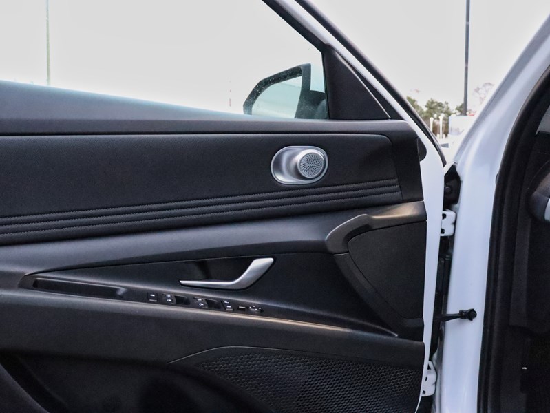 2022 Hyundai Elantra Preferred IVT