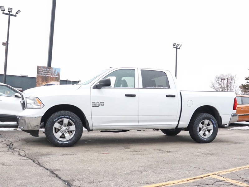 2022 RAM 1500 Classic SLT | Carplay | Heated Seats | Back Up Cam