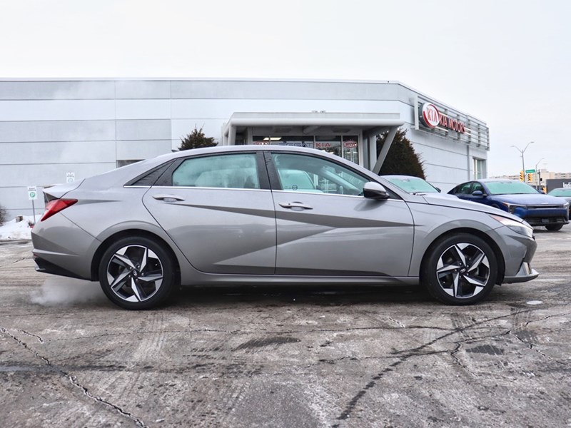 2023 Hyundai Elantra HEV Luxury | Heated & Cooled Seats | Great Fuel Saving