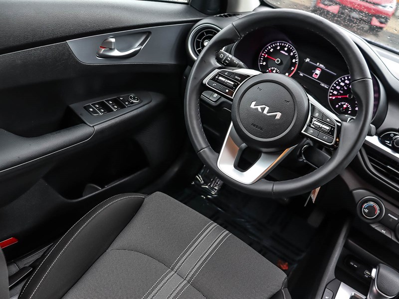 2023 Kia Forte LX IVT