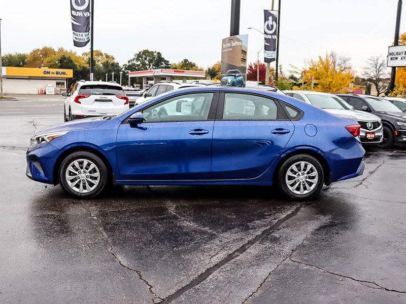 2023 Kia Forte LX IVT