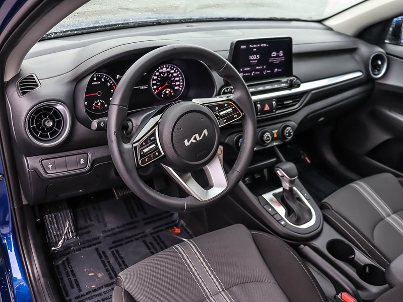 2023 Kia Forte LX IVT