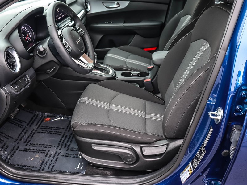 2023 Kia Forte LX IVT