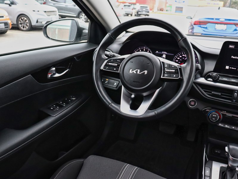 2023 Kia Forte EX Premium IVT