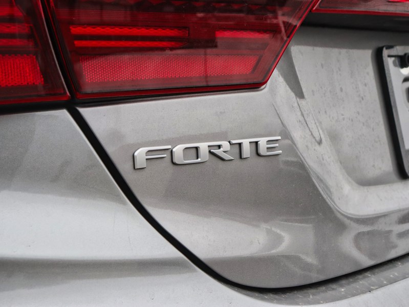2023 Kia Forte EX Premium IVT