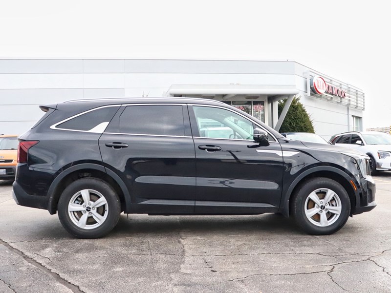 2024 Kia Sorento LX AWD | 7 Passenger | Heated Seats | Carplay