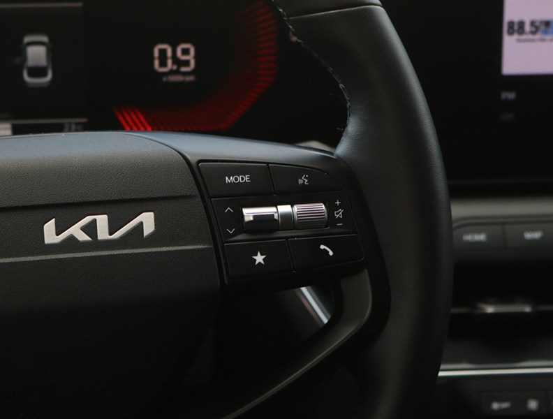 2025 Kia K4 EX FWD