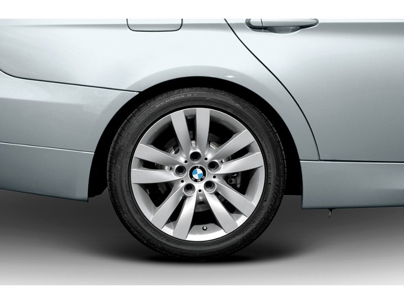 2006 BMW 3 Series 4dr Sdn RWD 325i Exterior Shot 5