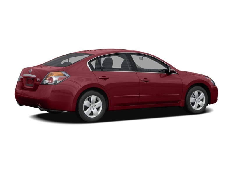 2008 Nissan Altima 4dr Sdn I4 Man 2.5 Exterior Shot 2