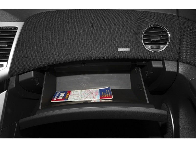 2011 Chevrolet Cruze 4dr Sdn LT Turbo w/1SA Interior Shot 4