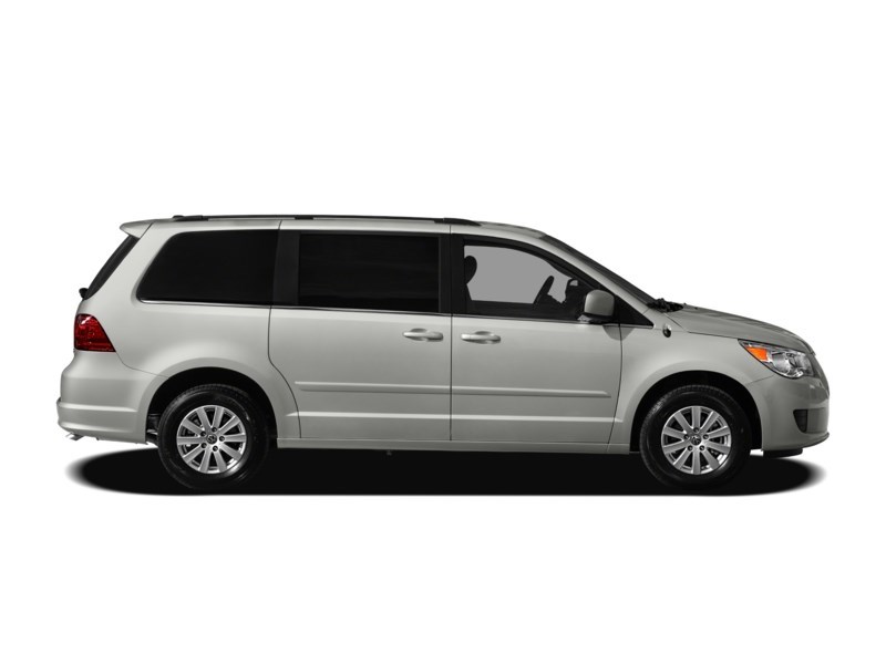 2011 Volkswagen Routan 4dr Wgn Comfortline Exterior Shot 11