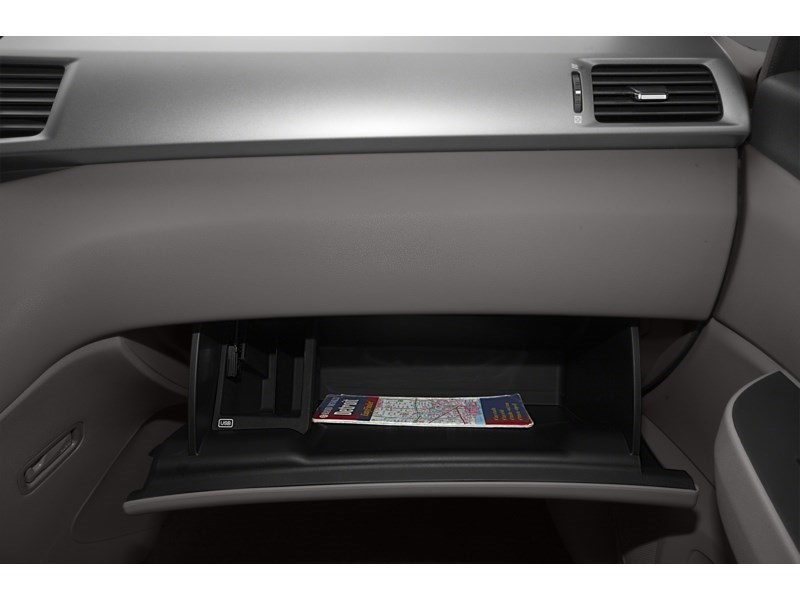 2013 Honda Odyssey 4dr Wgn EX-L w/RES Interior Shot 4