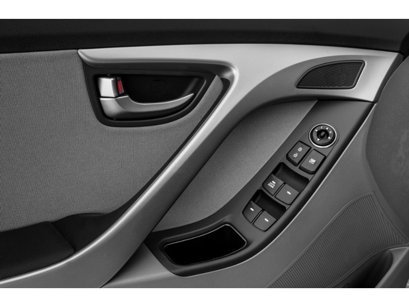 2014 Hyundai Elantra 4dr Sdn Auto Limited Exterior Shot 14