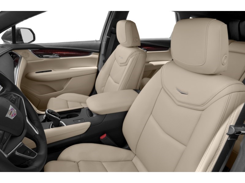 2018 Cadillac XT5 PREMIUM LUXURY/V6/PANO ROOF Interior Shot 4
