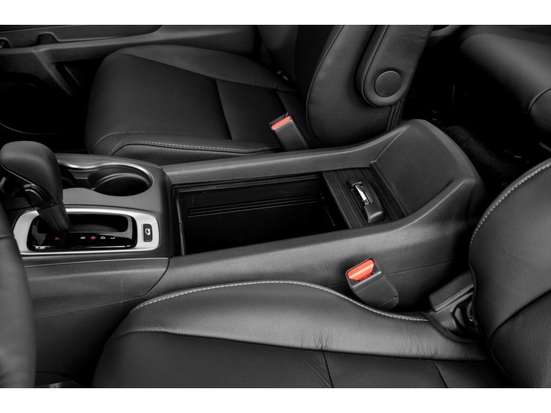 2017 Honda Pilot 4WD 4dr EX-L w/RES Interior Shot 7