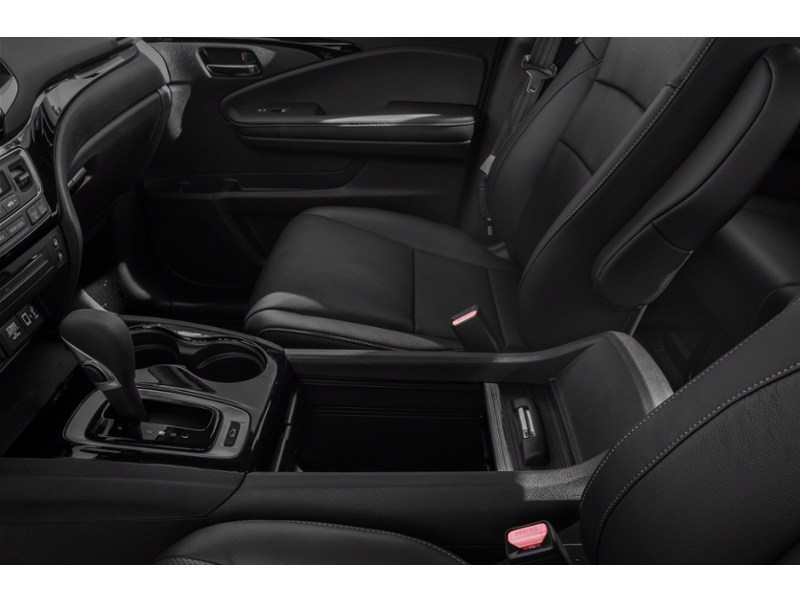 2018 Honda Ridgeline Touring AWD Interior Shot 7